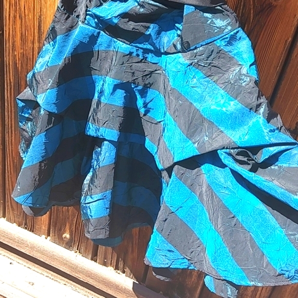 Le chateau green striped cocktail dress - Picture 9 of 12